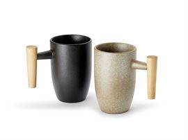 Becher "Yori" Porzellan mit Holzhenkel, 2-fach sortiert 0,3 l H 12 cm, Ø 7 cm