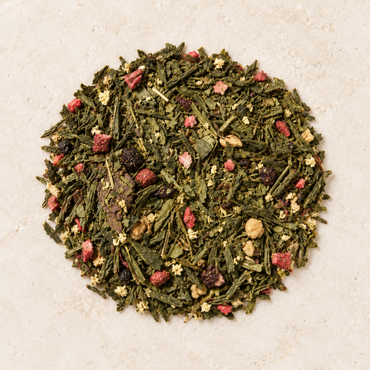 Grünteemischung Sencha Erdbeer/Holunder/Mohnblüte – Atelier Produktbild