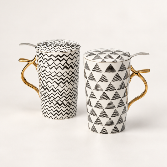 Teamug Liva – 2-fach sortierte Porzellan-Kräuterteetasse mit Edelstahlsieb, Atelieraufnahme