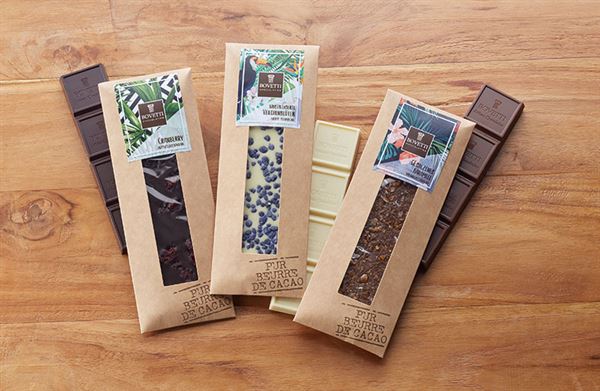 Tafelschokoladen, 50 Gramm, Mix I 3-fach sortiert: Vollmilch gesalzenes Karamell, weiße Schokoladen mit Veilchenblüten, Zartbitter mit Cranberries, 15 Tafeln