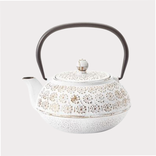 Kanne "Jin Jin" von Cha Cult, Gusseisen, weiß mit Relief 0,7 l China