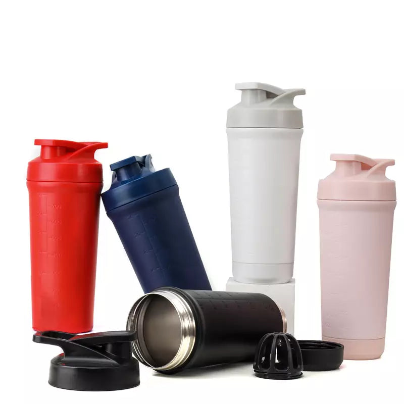 Teemando® individuell gravierter Premium Edelstahl Shaker mit deiner Wunschgravur 750ml, auslaufsicherer Deckel, Shaker-Ball, spülmaschinengeeignet für Proteinshakes, Fitness Diät Geschenk Bodybuilding
