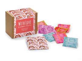 Geschenkset „With love“ 28 Pyramidenbeutel im Sachet (4 Sorten à 7 Sachet) 7 St à 2g, 7 St à 3,5g, 7 St à 4g, 7 S à 4,5 g inkl. 1 Produktkarte