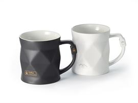 Becher "Jakub" New Bone China, mit Relief und Goldauflage matt, 2-fach sortiert, 0,3 l H 10 cm, Ø 8,5 cm