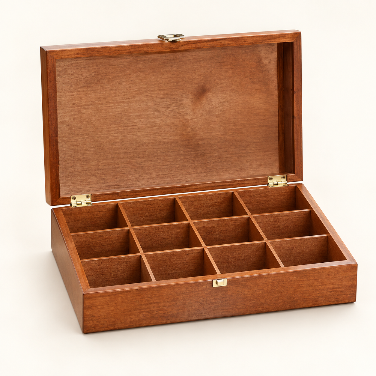Holz-Teebox aus Buchenholz, unbefüllt – Atelierbild