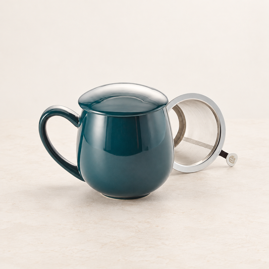 Teemando Atelier – Kräuterteetasse "Saara" dunkelgrün mit Deckel und Edelstahlsieb