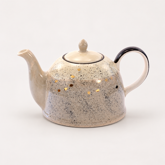 TEEMANDO Atelier – Kanne Sao, Keramik mit Goldauflage