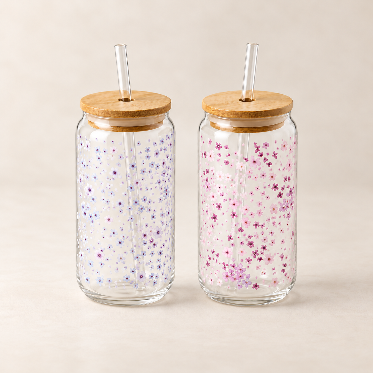 Gläser-Set Blossom mit Bambusdeckeln und Trinkhalmen – TEEMANDO Atelierbild