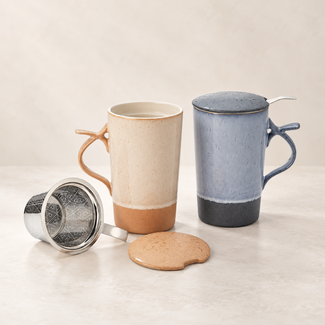 Teamug Marlin – 2-fach sortierte New-Bone-China-Kräuterteetasse mit Edelstahlsieb, Atelieraufnahme