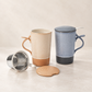 Teamug Marlin – 2-fach sortierte New-Bone-China-Kräuterteetasse mit Edelstahlsieb, Atelieraufnahme