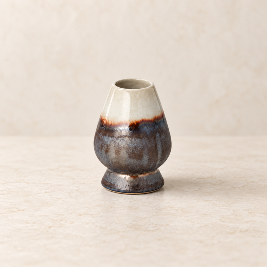 Matcha-Besenhalter "Umeko" im TEEMANDO-Atelierstil