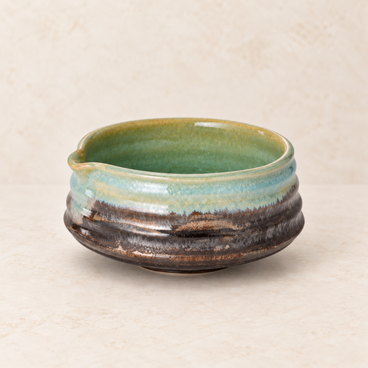 Matcha-Schale "Raku" polnisches Steinzeug mit Reactive Glaze und Ausguss, 0,4 l