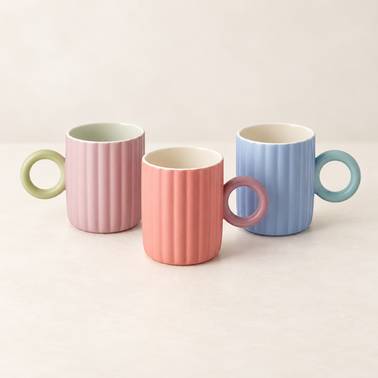 Becher "Happiness" New Bone China mit Relief – 3er-Set im TEEMANDO Atelier