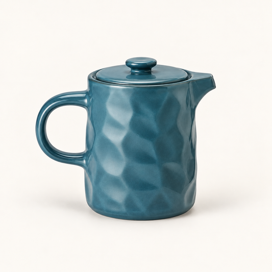 Kanne „Elara“ petrol mit Relief – TEEMANDO Atelier