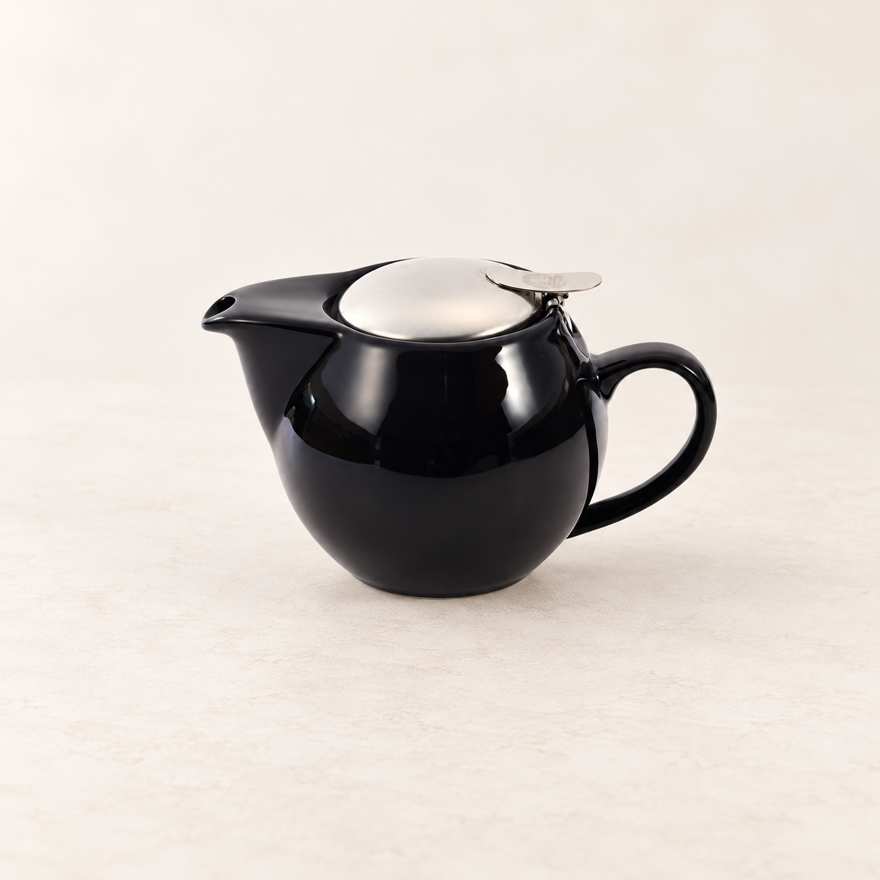 Kanne "Saara", 0,5 l Porzellan, schwarz ChaCult – TEEMANDO Atelier